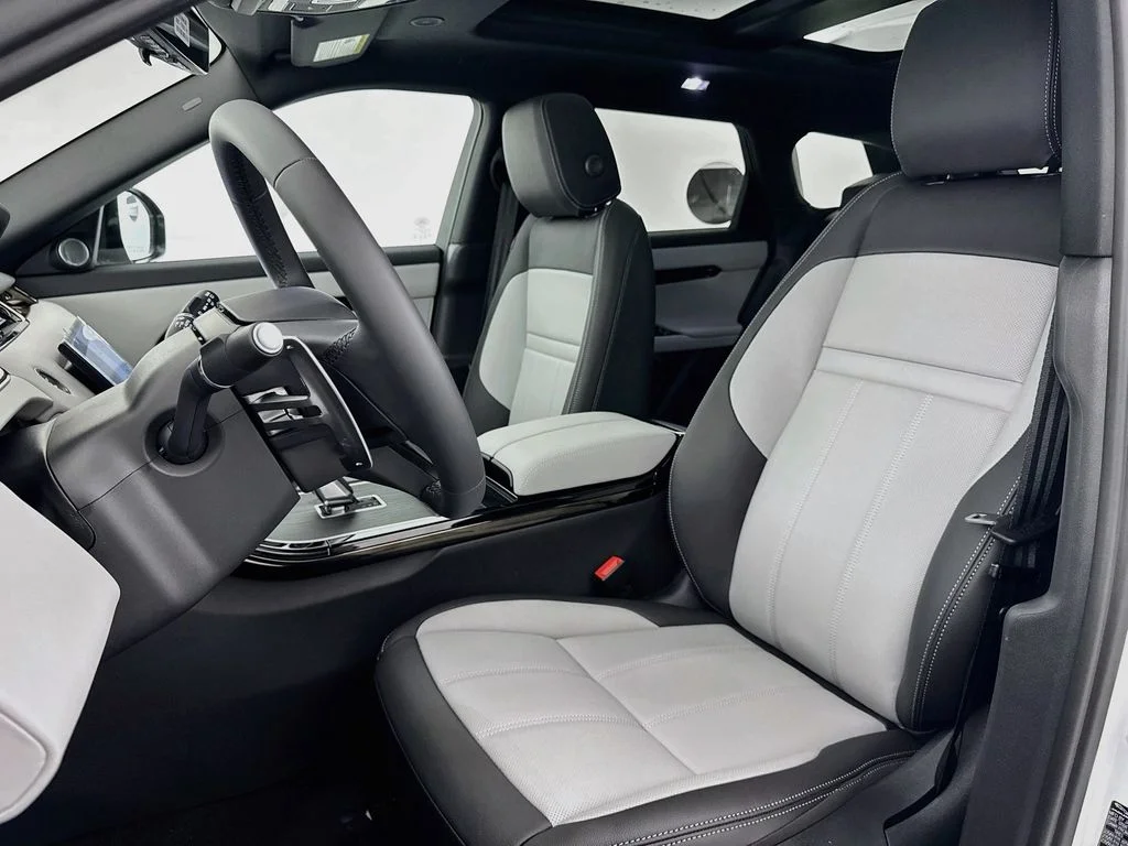 New 2026 Fuji White Land Rover Hoxton Edition image 21