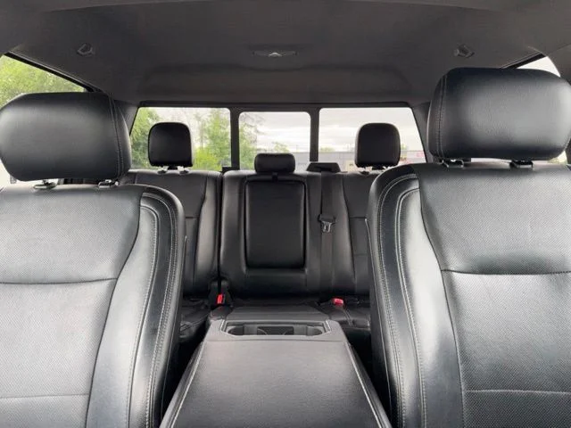 Used 2016 Magnetic Metallic Ford Lariat image 32