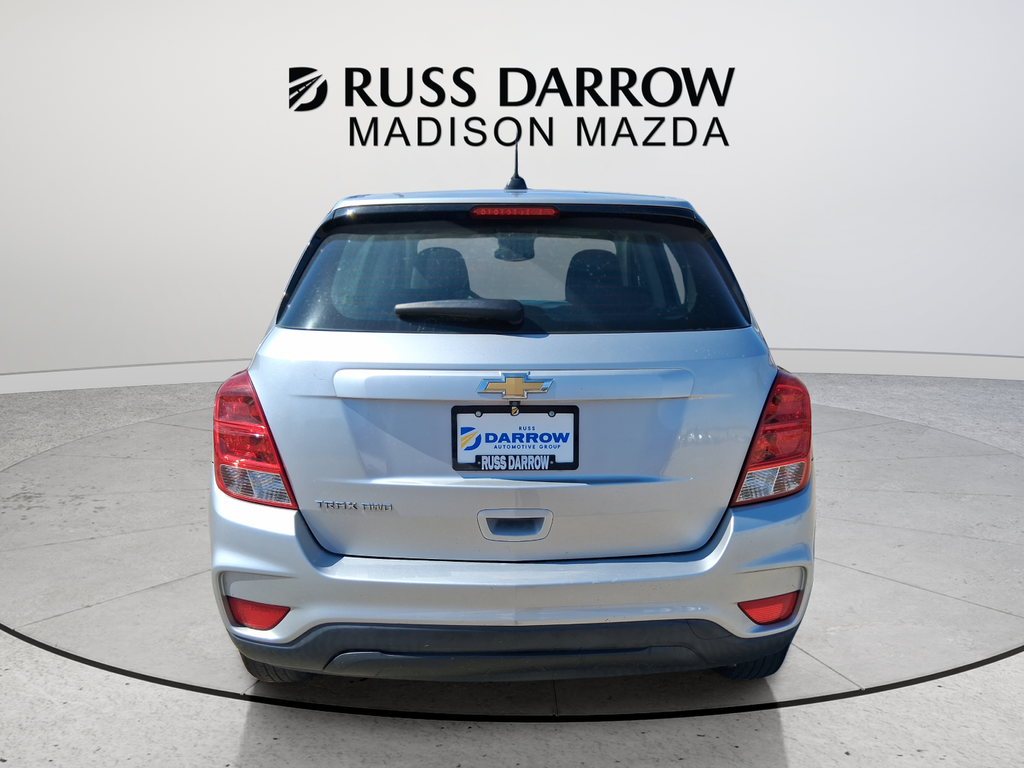 Used 2018 Silver Chevrolet LS image 4