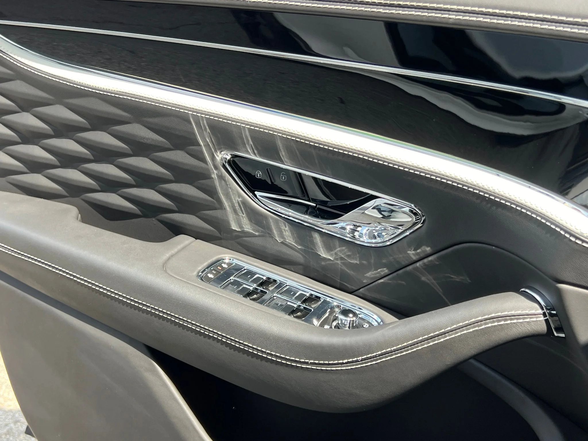 Used 2023  Bentley Speed image 36