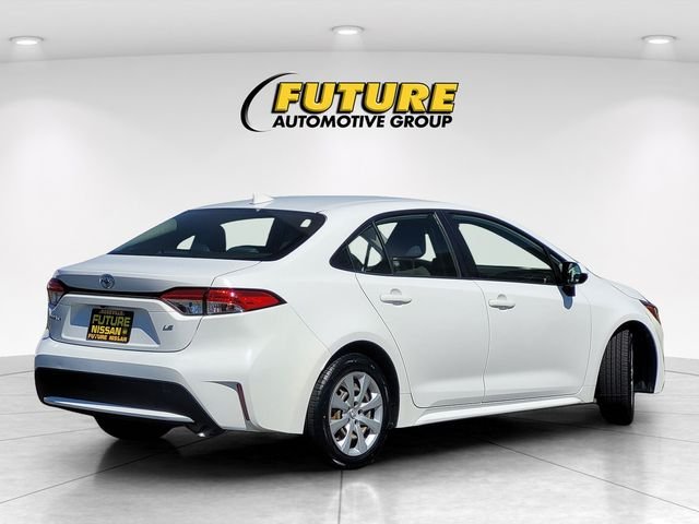 Used 2022 White Toyota LE image 4