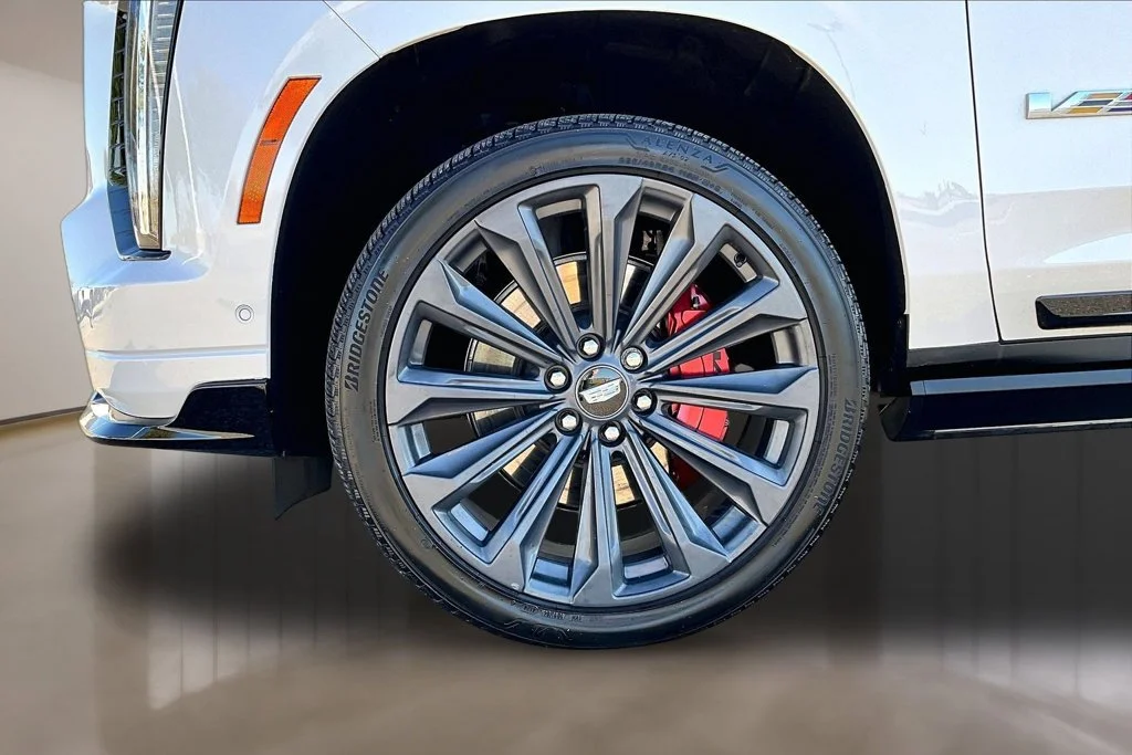 Used 2025 White Cadillac V-Series image 8