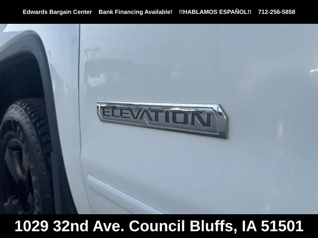 Used 2017 White GMC SLE image 13