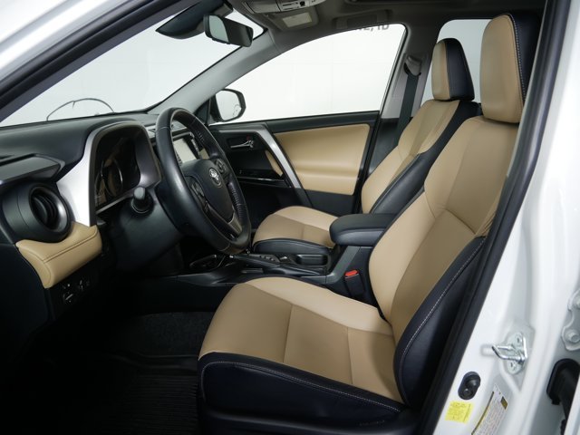 Certified Used 2018 Blizzard Pearl Toyota Limited image 9