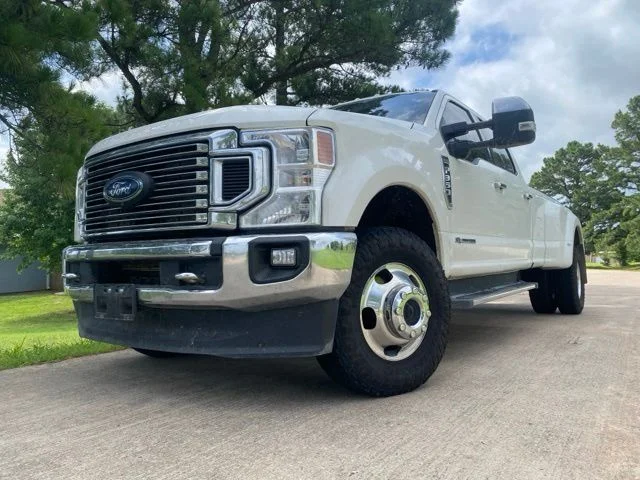 Used 2021 White Ford Lariat image 2