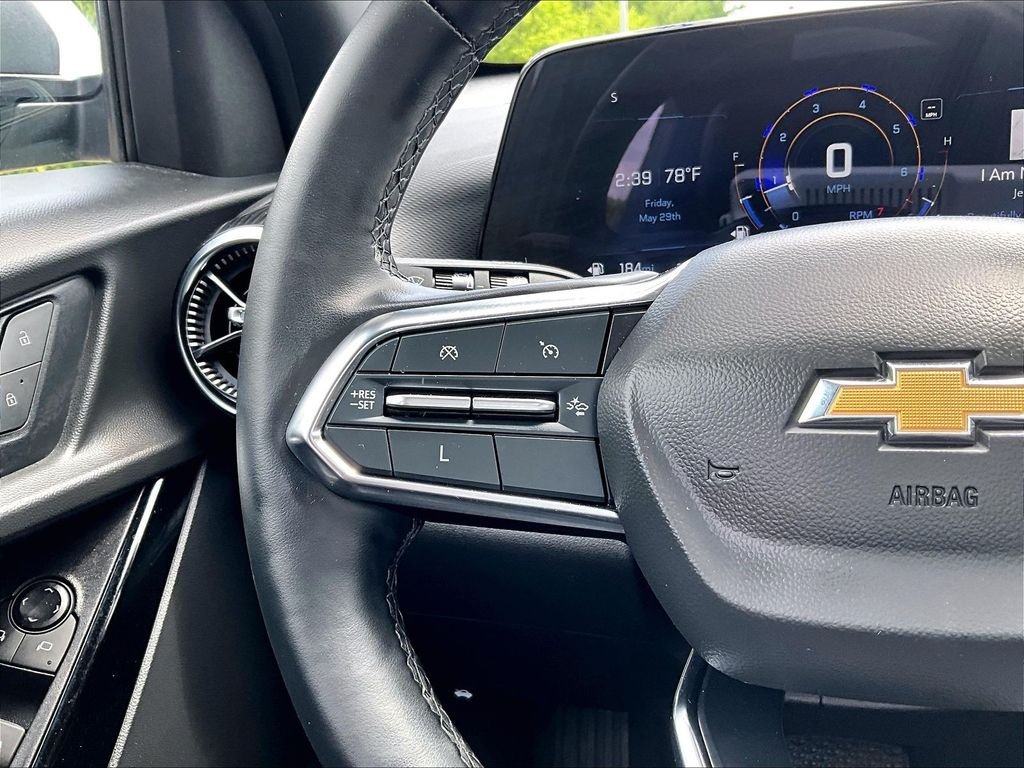Used 2025 Gray Chevrolet LT image 23