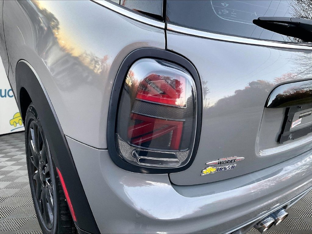 Used 2018 Gray MINI Base image 30