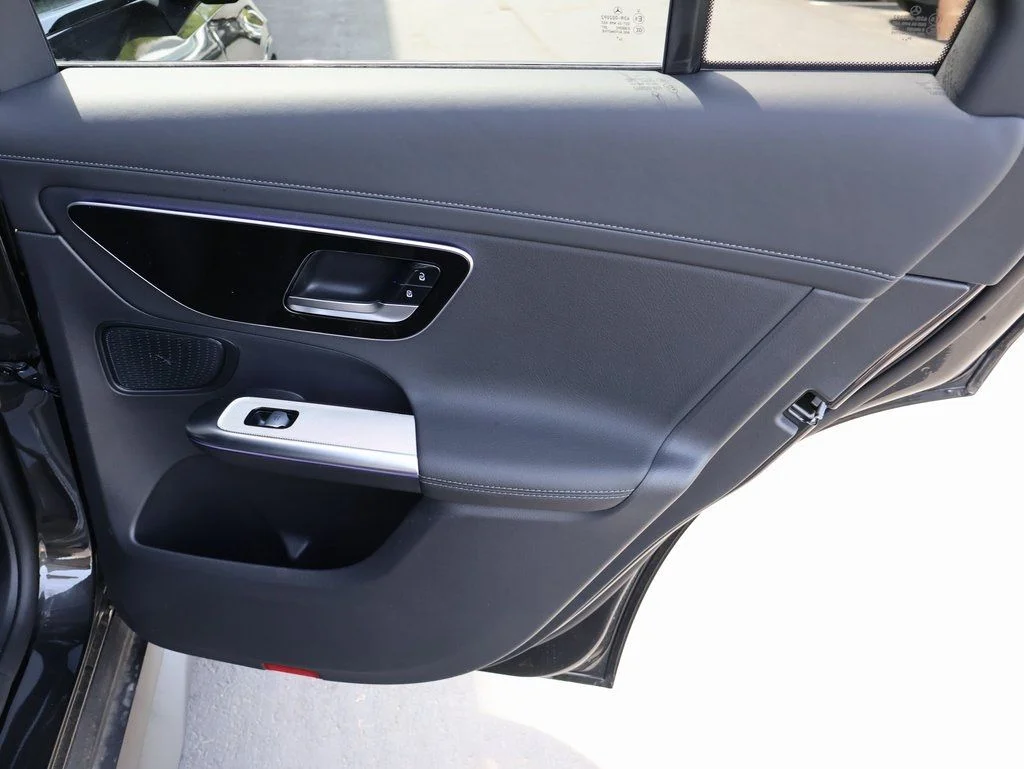 Used 2025  Mercedes-Benz GLC 300 Coupe image 17