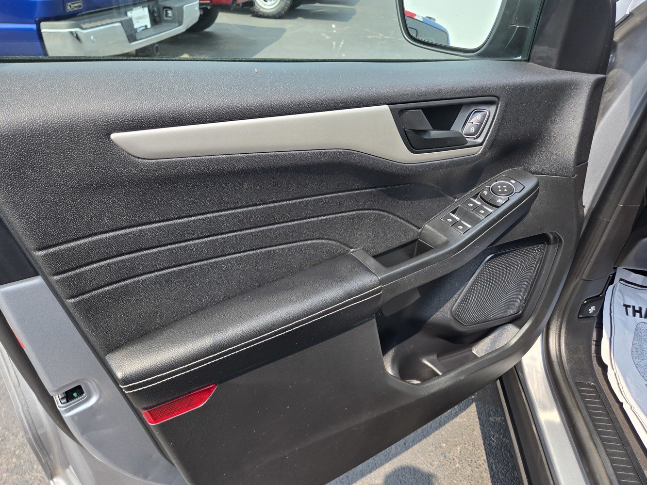 Used 2022  Ford SE image 34