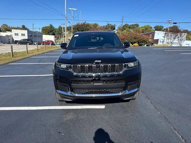 New 2027 High-Gloss Black Paint Jeep Laredo X image 2
