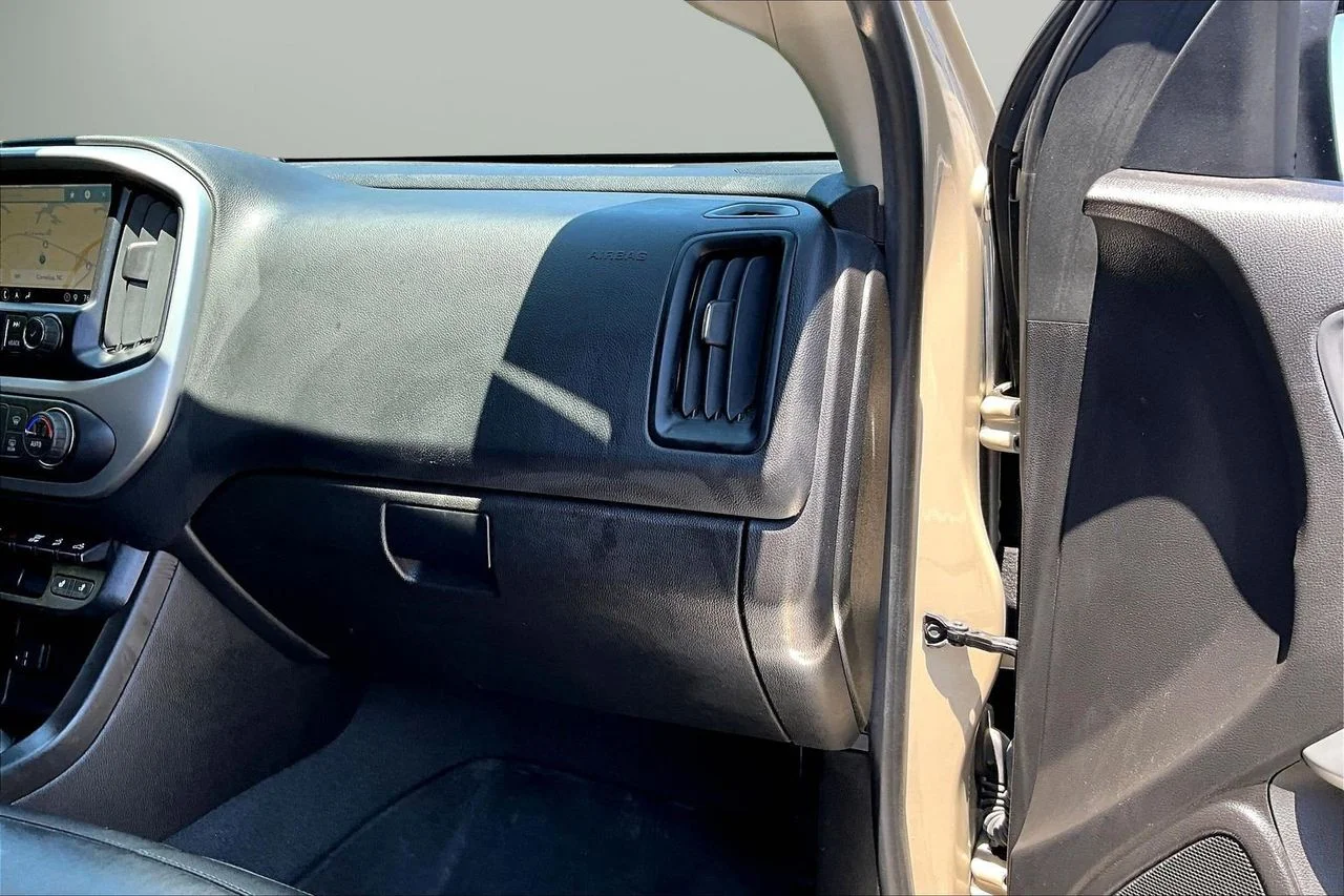 Certified Used 2021  Chevrolet ZR2 image 20