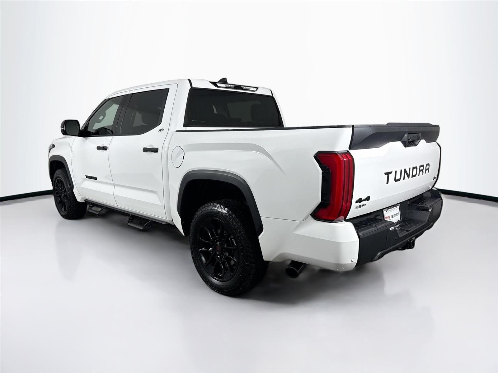 Used 2023 Ice Cap Toyota SR5 image 12