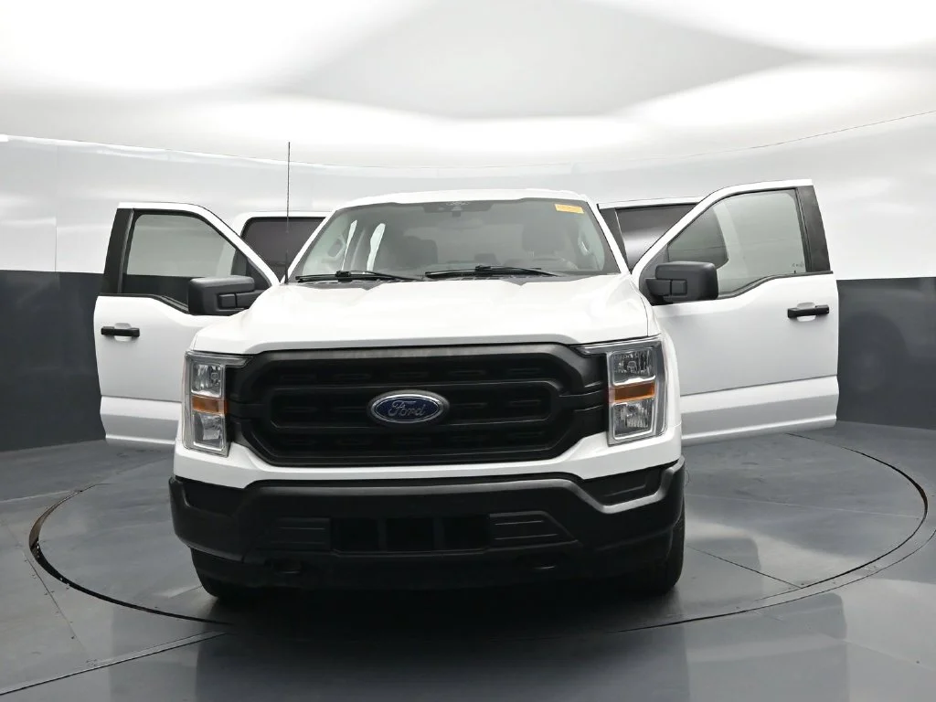 Used 2021 White Ford XL image 23
