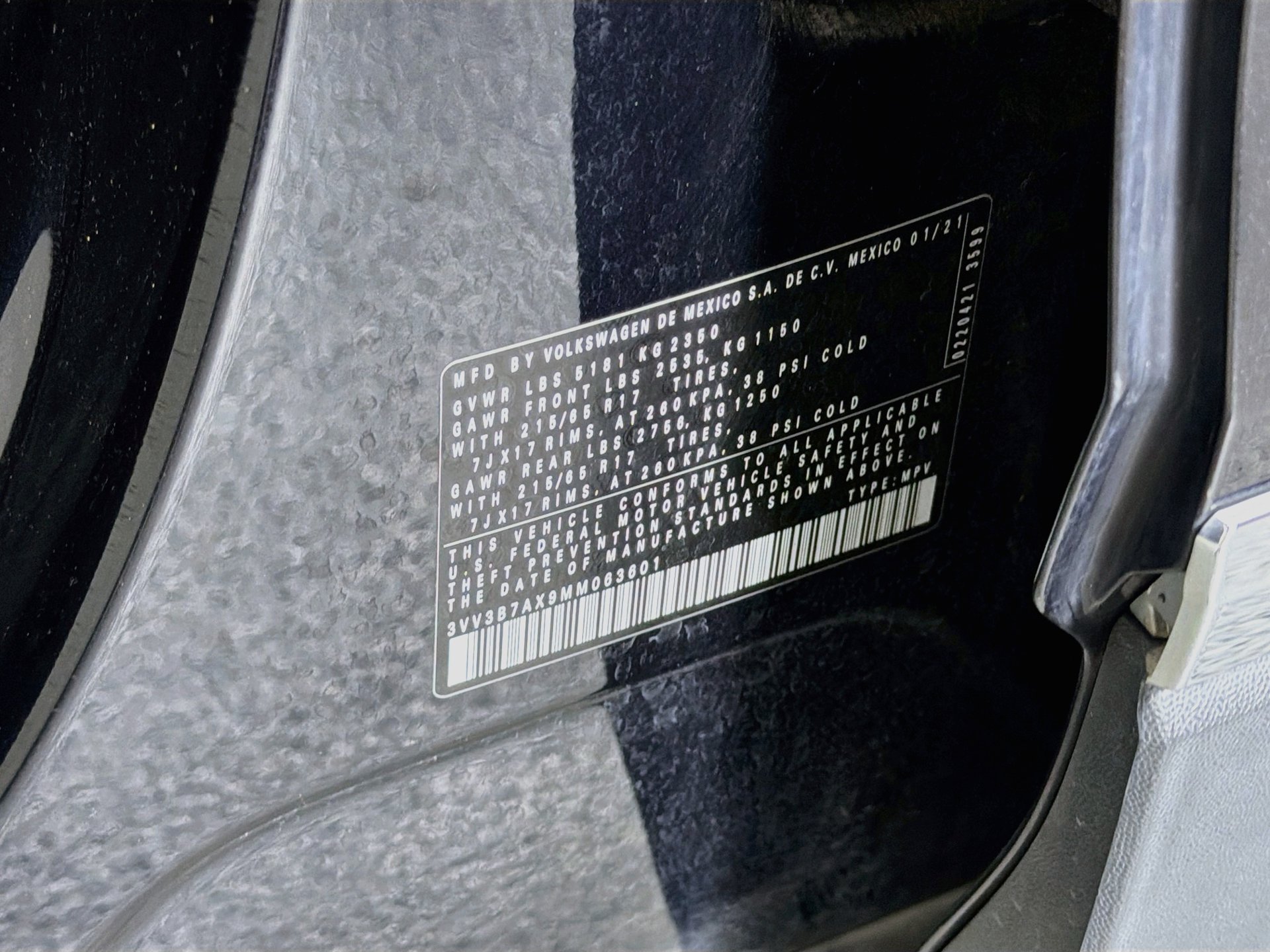 Certified Used 2021  Volkswagen 2.0T SE image 32
