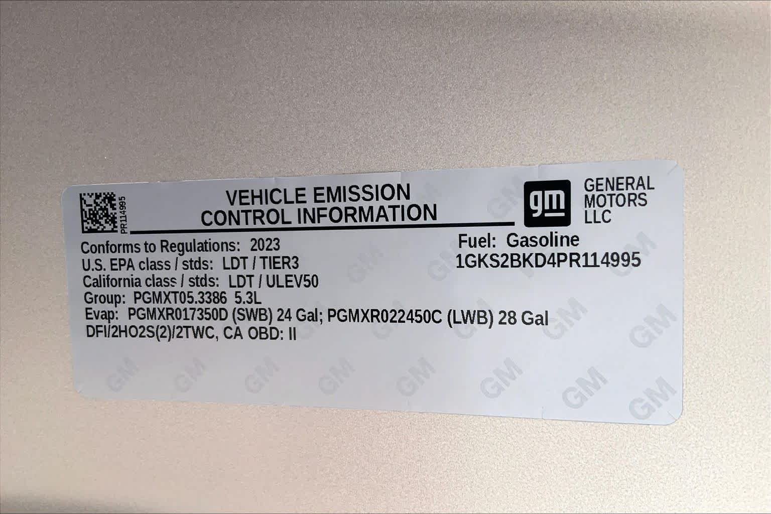 Used 2023 Pearl Beige Metallic GMC SLT image 34