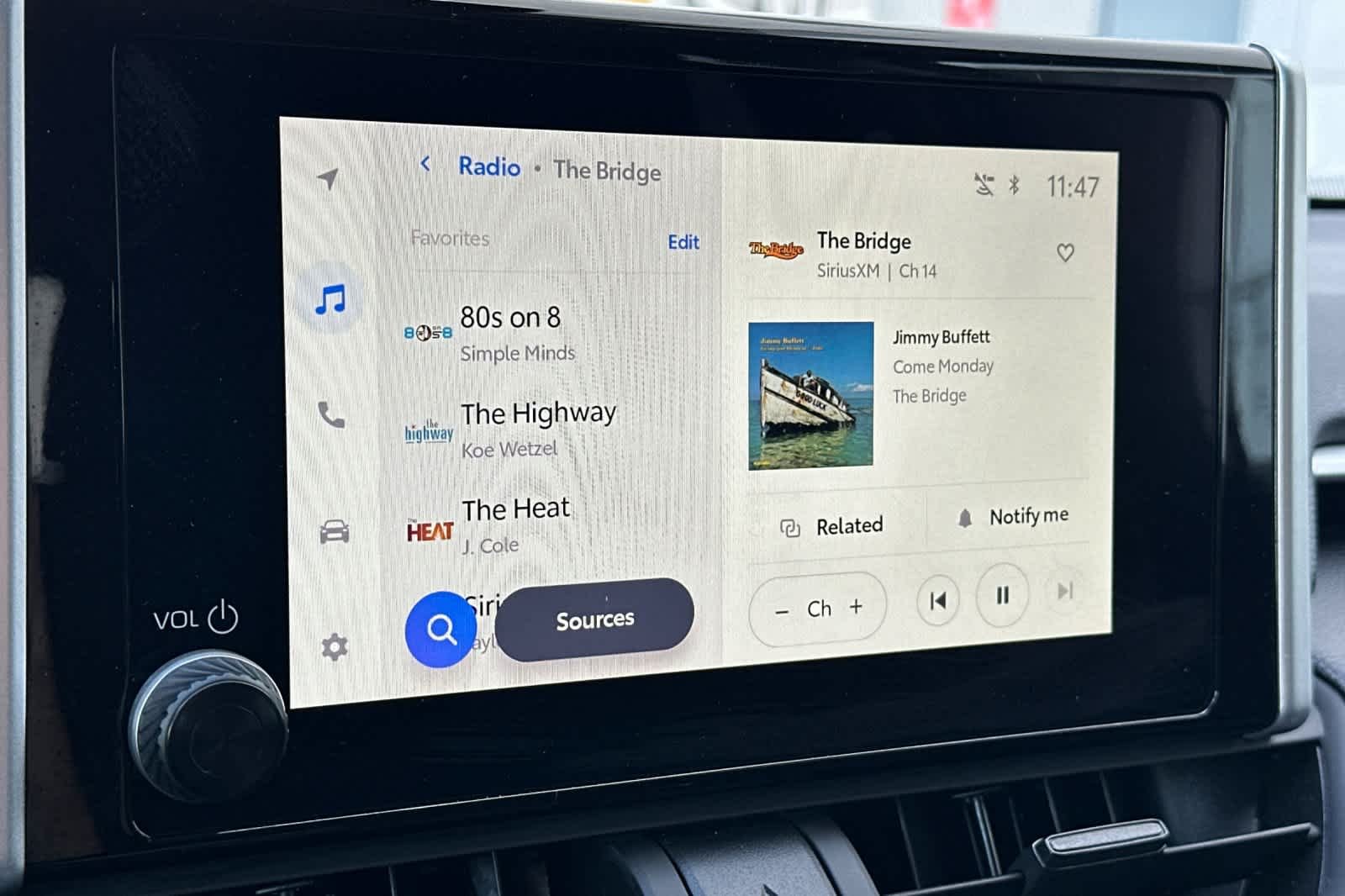 2025 Toyota RAV4 LE - Photo 17