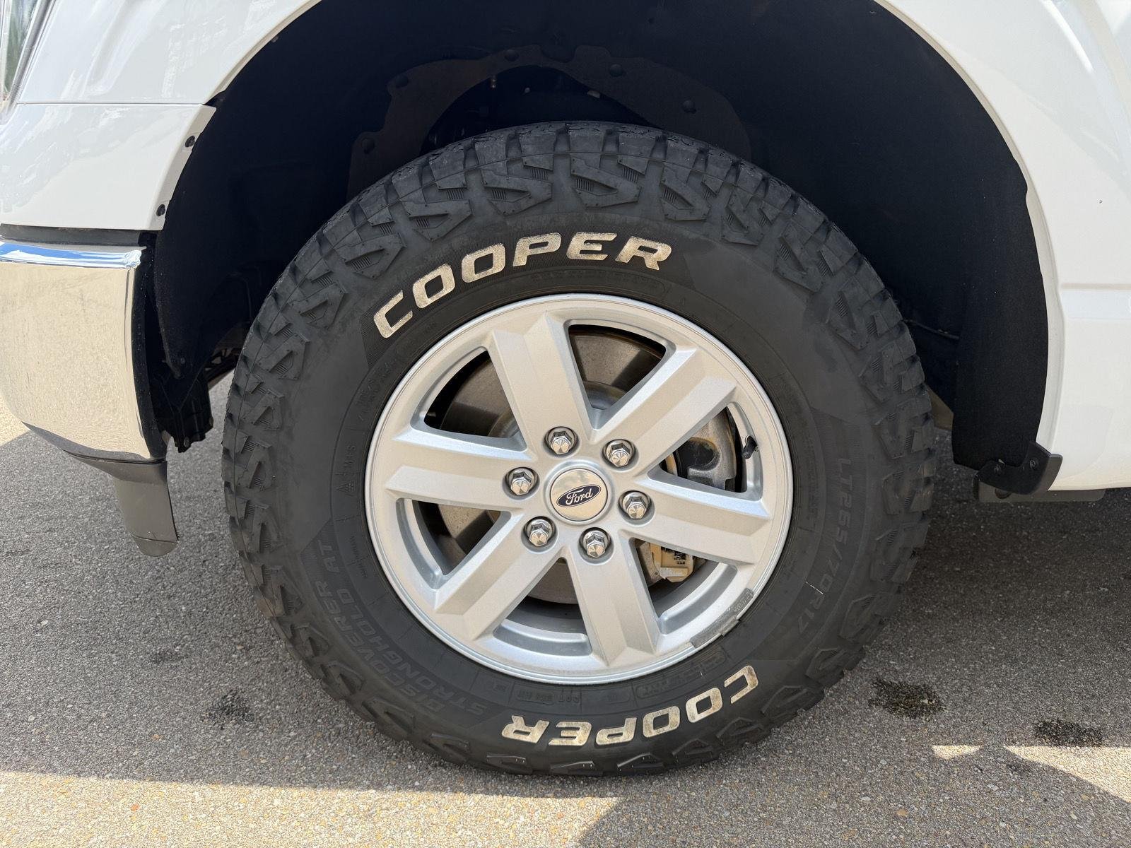 Used 2022 Oxford White Ford XLT image 25