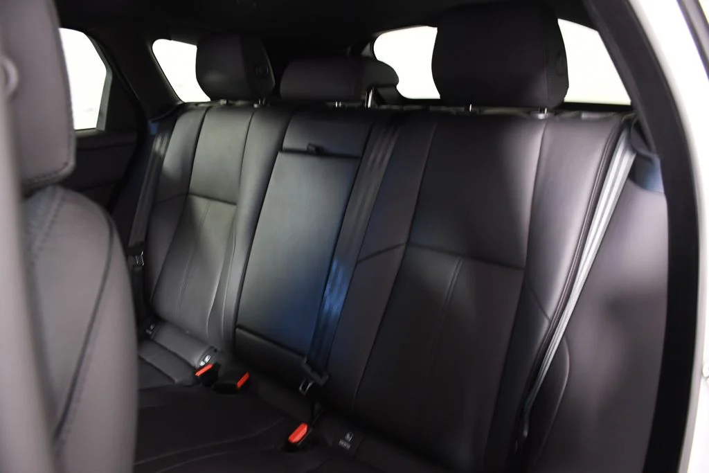 New 2026 Fuji White Land Rover Dynamic SE image 28