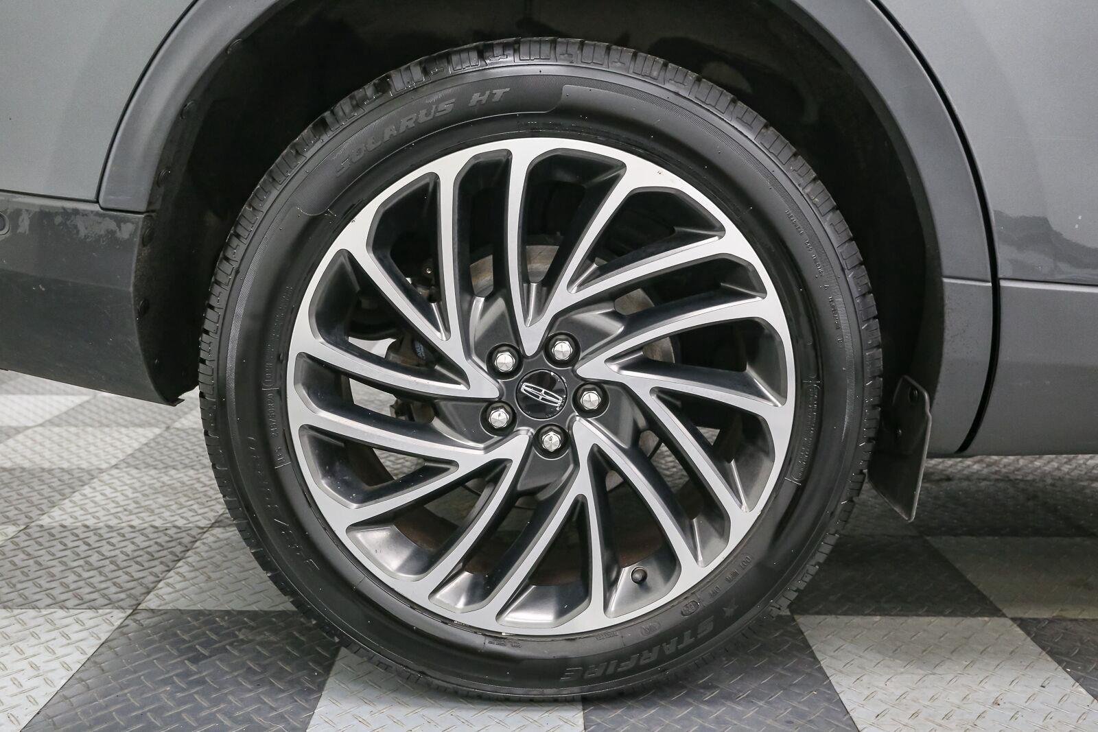 Used 2020 Magnetic Gray Lincoln Reserve image 19