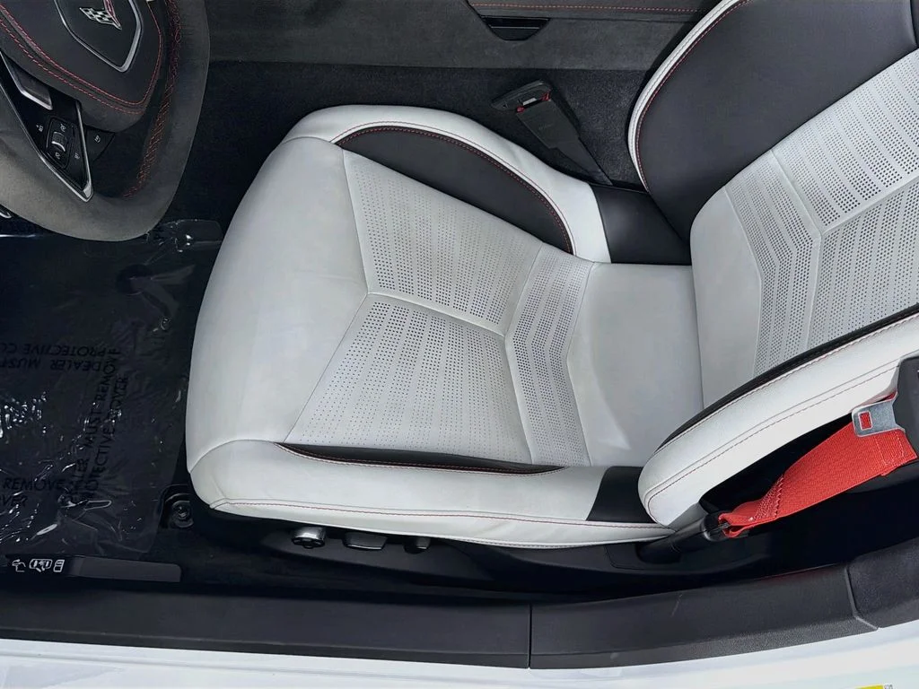 Used 2023 White Chevrolet Stingray image 20