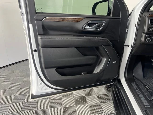 Used 2022 White Chevrolet Premier image 18