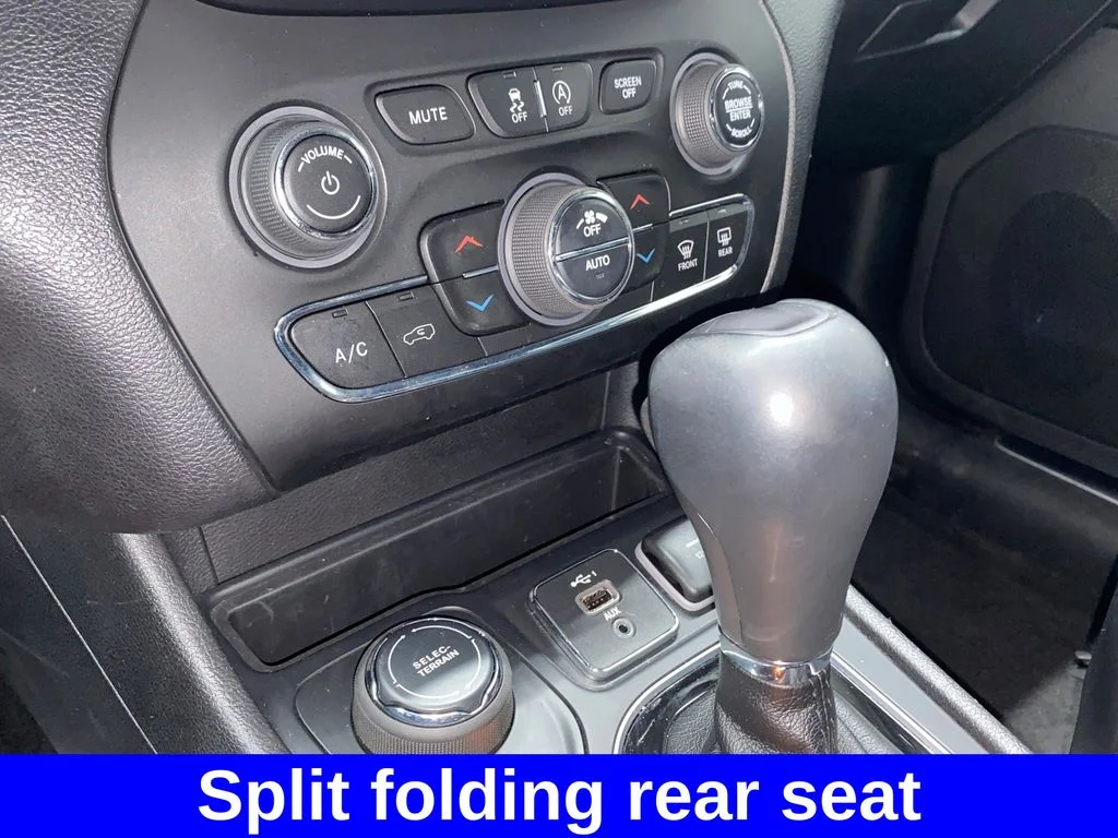 Used 2020 Silver Jeep Limited image 22