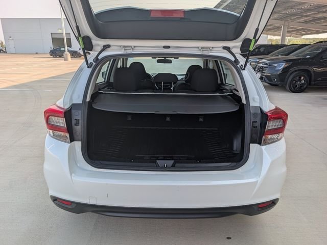 Used 2020 White Subaru Base image 28