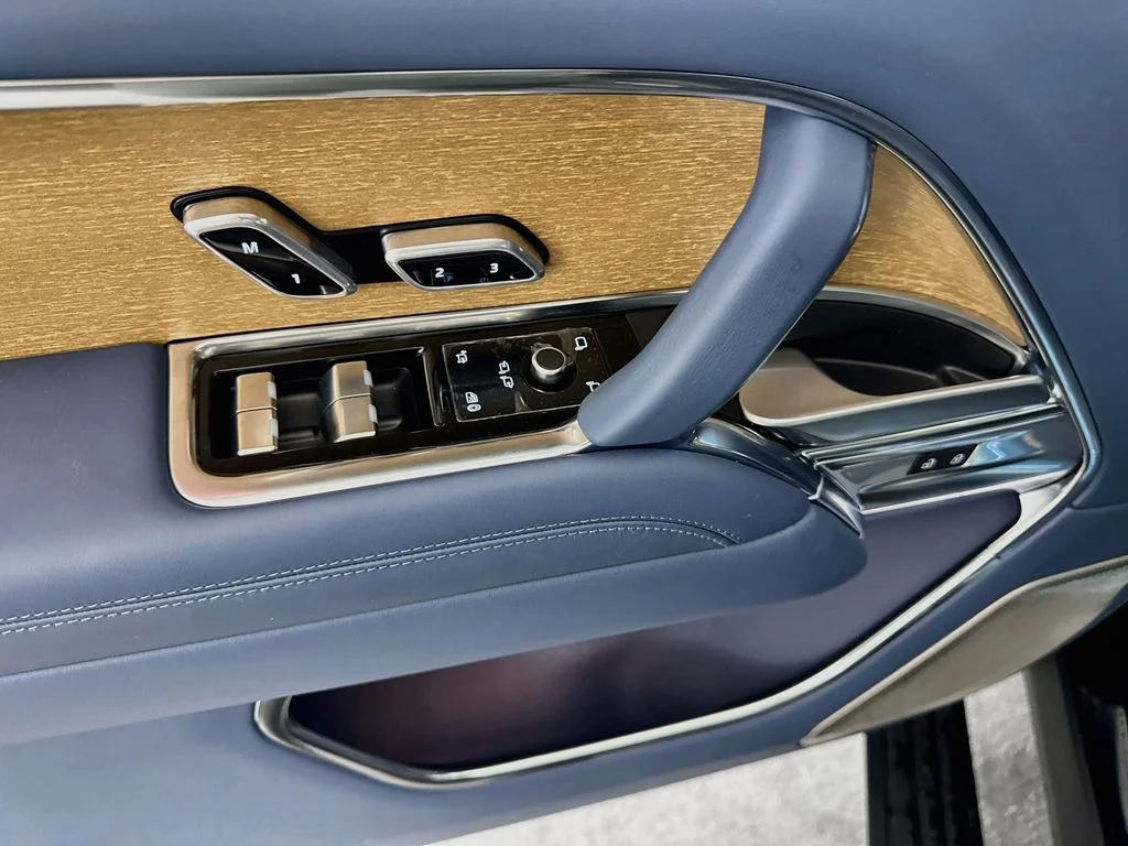 New 2026 Constellation Blue Ultra Metallic Gloss Land Rover SV image 18