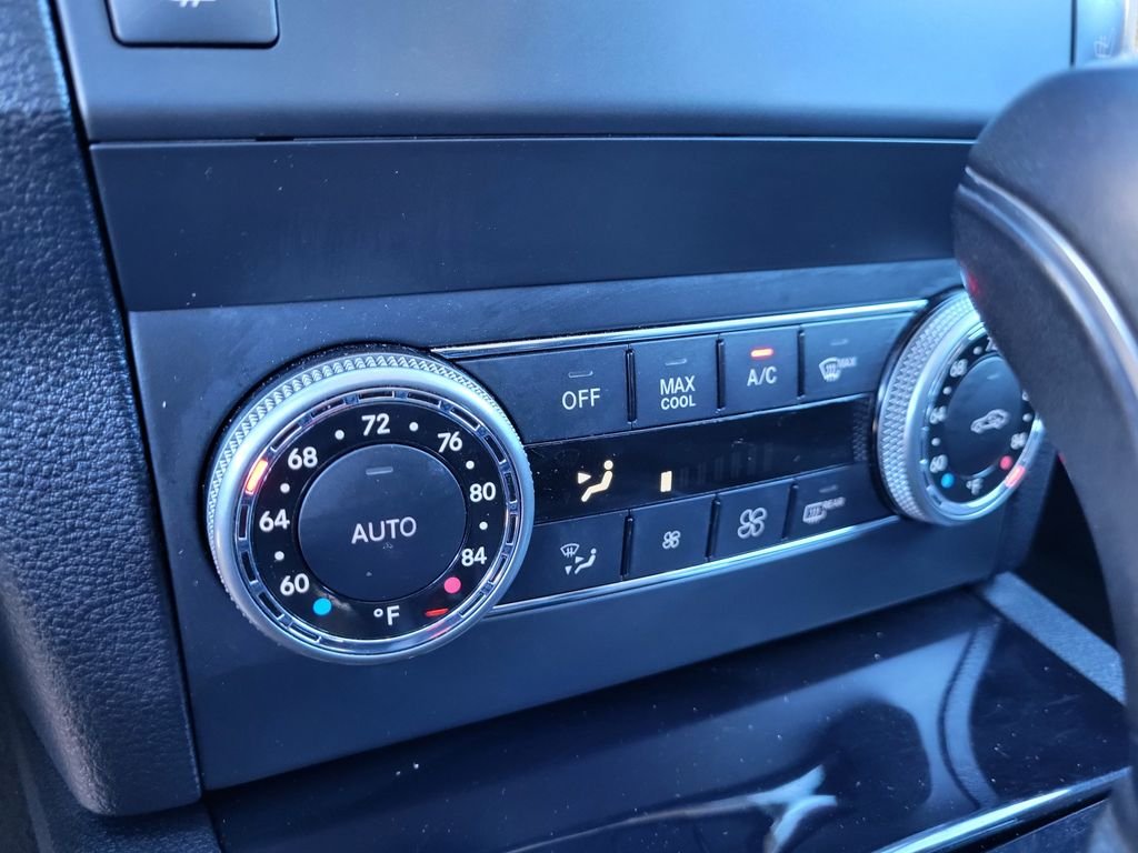 Used 2010 Black Mercedes-Benz GLK 350 image 28