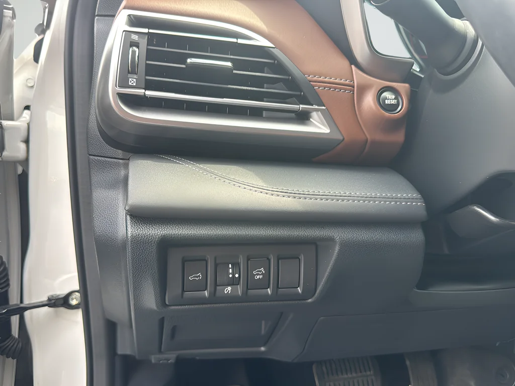Used 2023 White Subaru Touring image 28