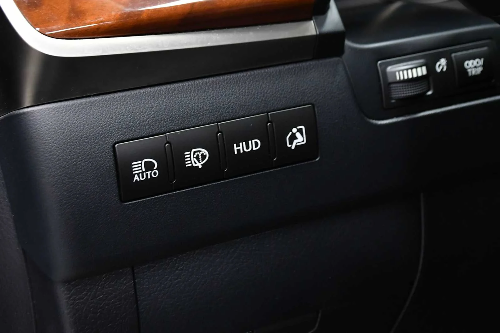 Used 2018 Atomic Silver Lexus  image 16