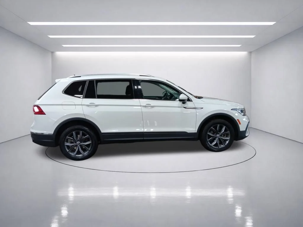 Used 2022 Pure White Volkswagen 2.0T SE image 8