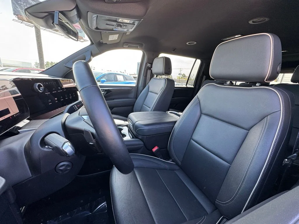 Used 2025 Gray Chevrolet Premier image 15