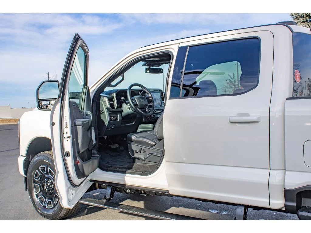 New 2026 Star White Metallic Tri-Coat Ford F-350® Platinum® image 13