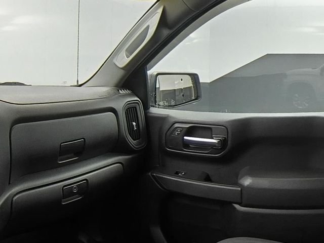 Used 2021 White Chevrolet Custom image 40