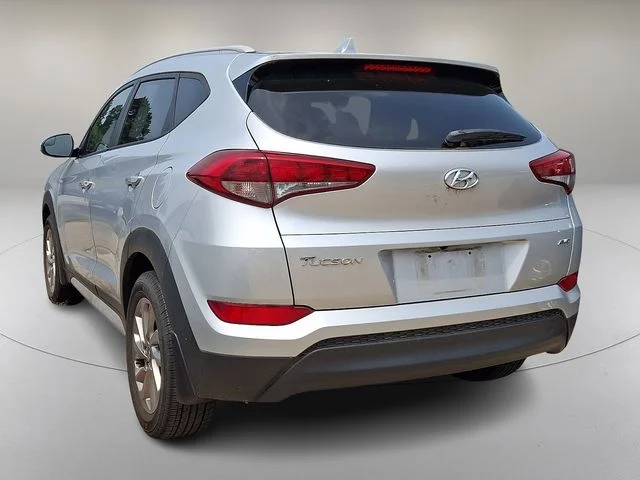 Used 2018 Silver Hyundai SEL image 6