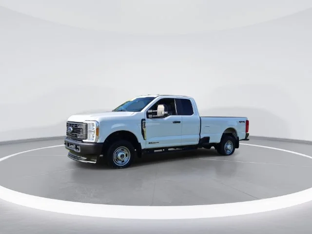Used 2023 White Ford XL image 4