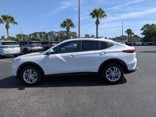New 2026 Summit White Buick Preferred image 6