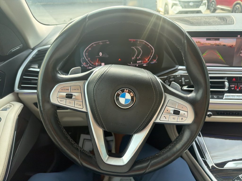 Used 2020 White BMW xDrive40i image 13