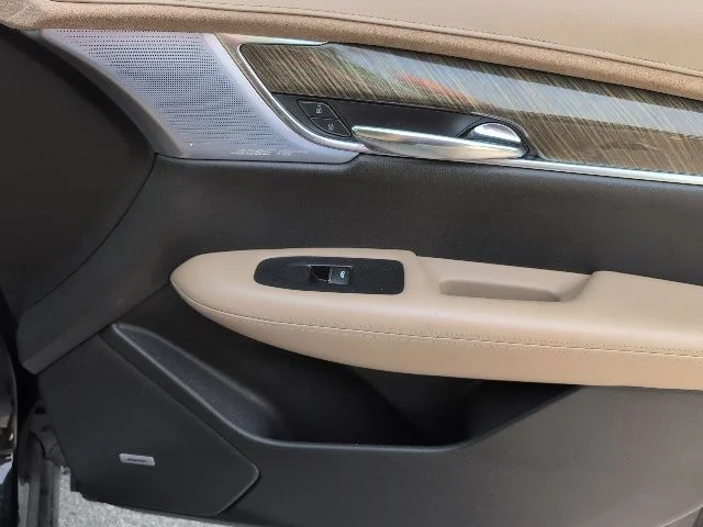 Used 2020 Black Cadillac Sport image 11