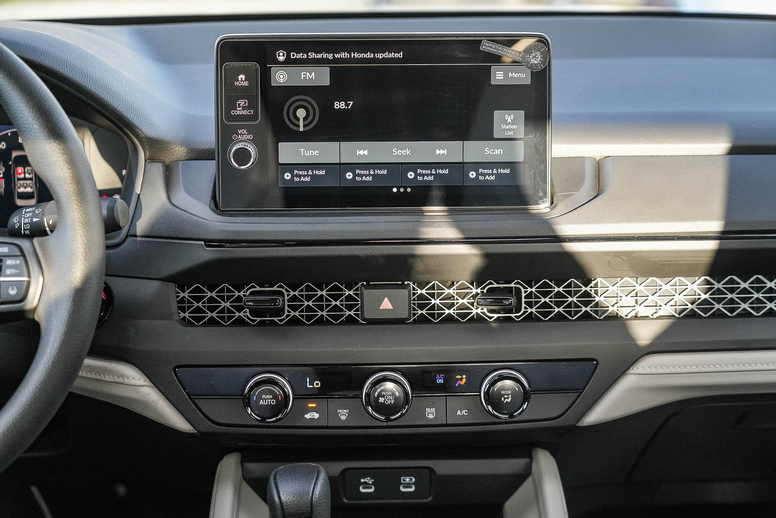 New 2026 Platinum White Pearl Honda LX image 14