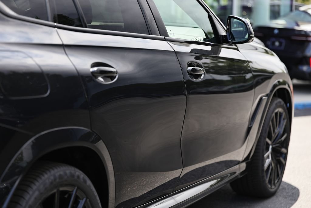 New 2027 Black Sapphire Metallic BMW xDrive40i image 7