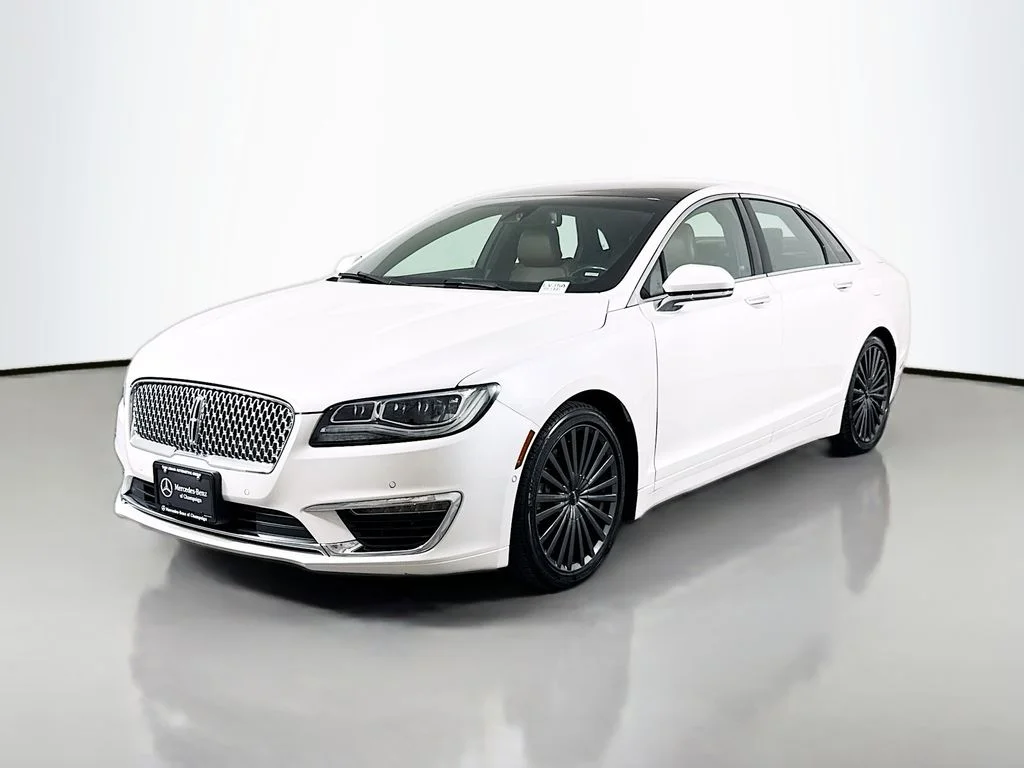 Used 2017 White Lincoln Reserve image 3