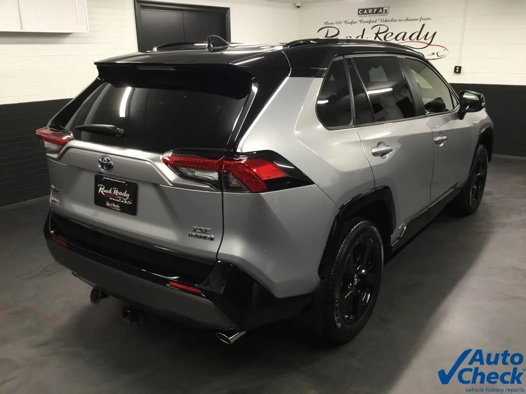 Used 2019 Silver Toyota XSE image 11