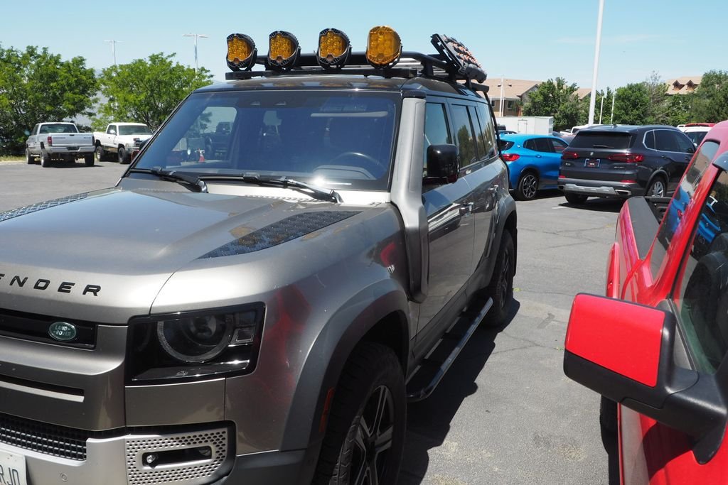 Used 2021 Gray Land Rover SE image 2
