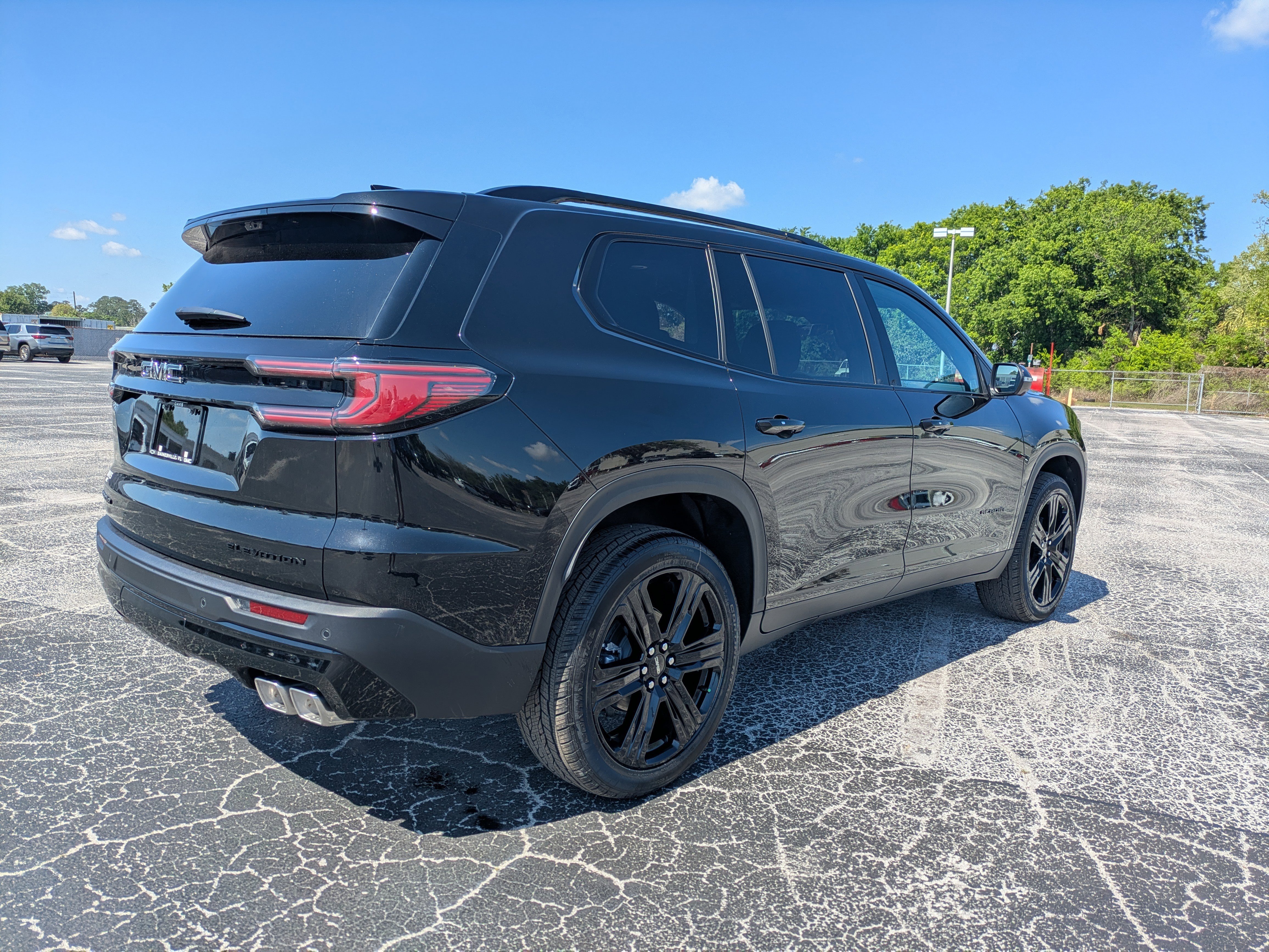 View vehicle photo 5