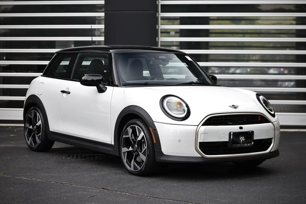 2025 MINI Hardtop Cooper S's photo