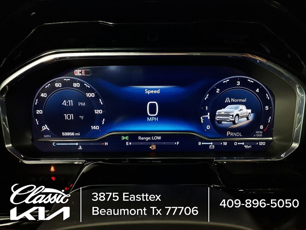 Used 2025 Gray Chevrolet LT image 19