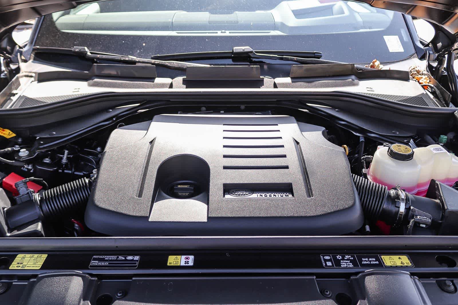New 2026 Santorini Black Land Rover SE image 27