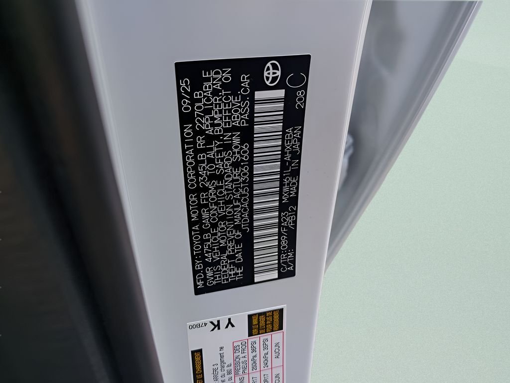 New 2026 Wind Chill Pearl <sup>1</sup> Toyota  SE image 29